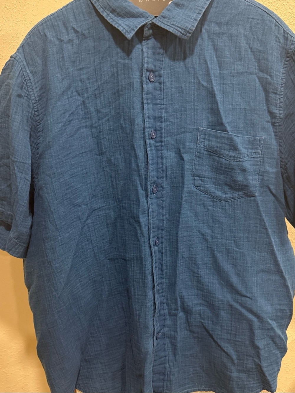 Men's Casual Short-Sleeve Button-Up Shirt in Navy Blue